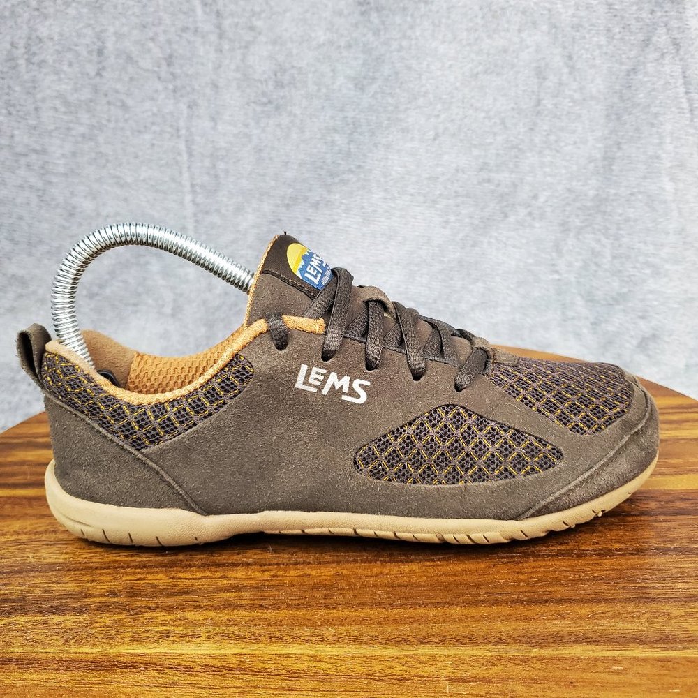Brown Athletic Shoes with Breathable Knit Design